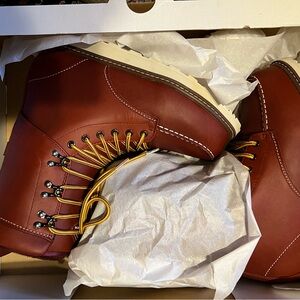 Redwing Burton Rover Men's snowboard boots.New in box.